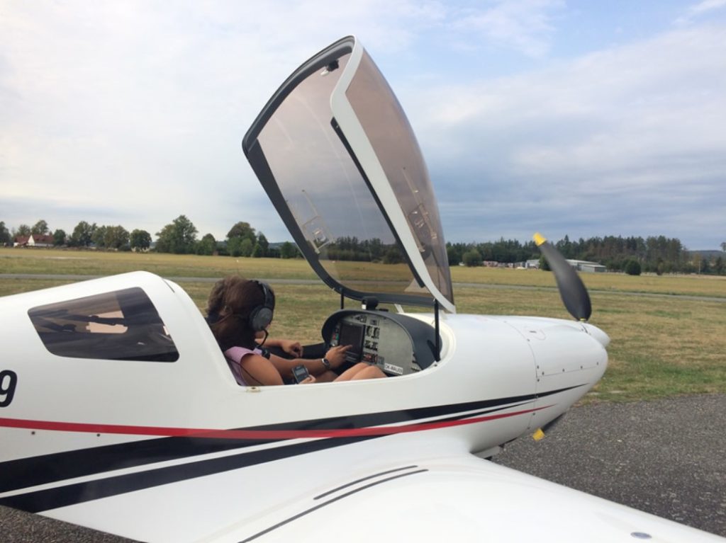 Zuzana Švejdová (Český rozhlas) in a VL3 Ultralight by JMB Aircraft